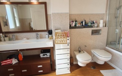 A beautiful bungalow located next to the Altea Golf Club.